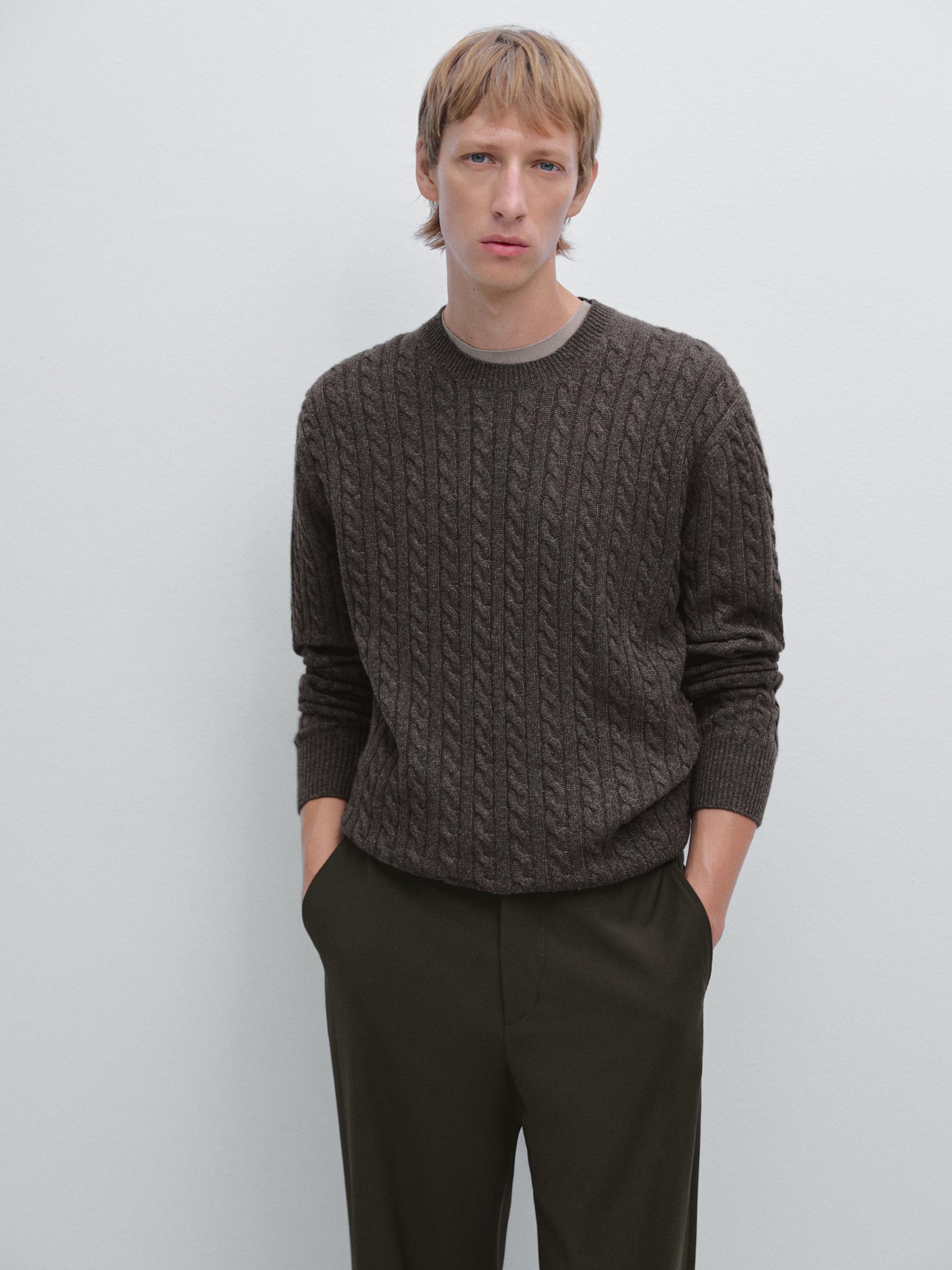 Pull en maille tressée à col rond